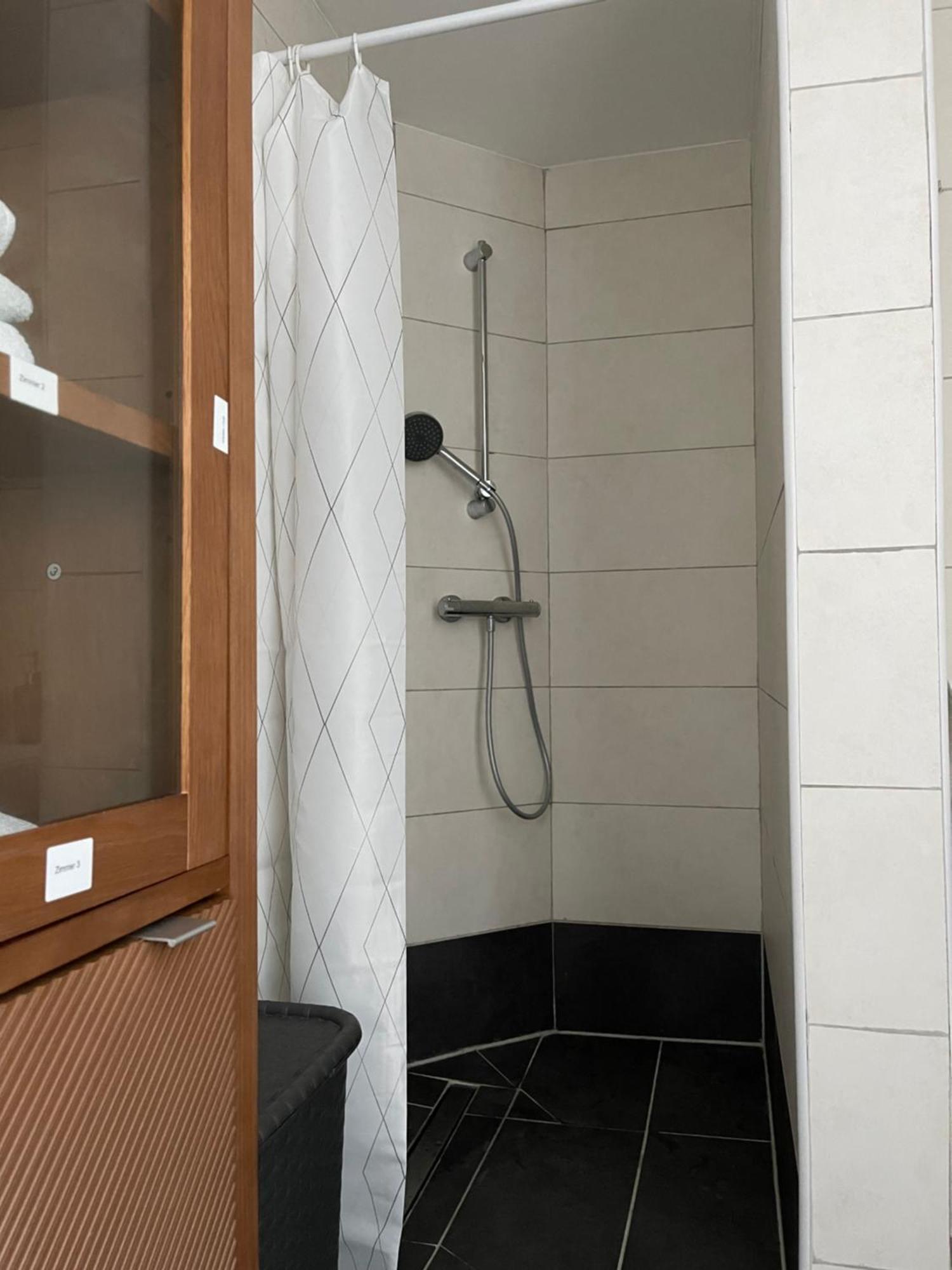 Bequemes Einzelzimmer Im Herzen Von Kassel Exterior foto